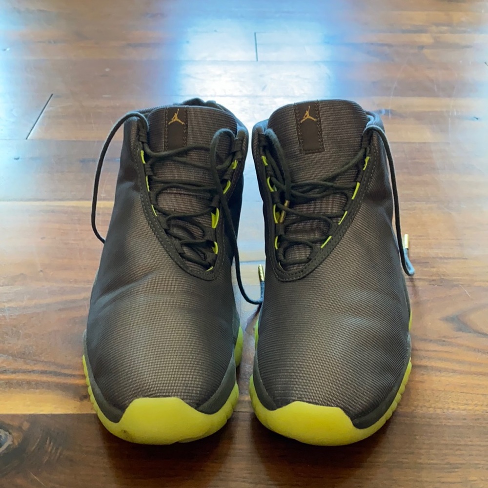 Grey and lime green Jordan’s.